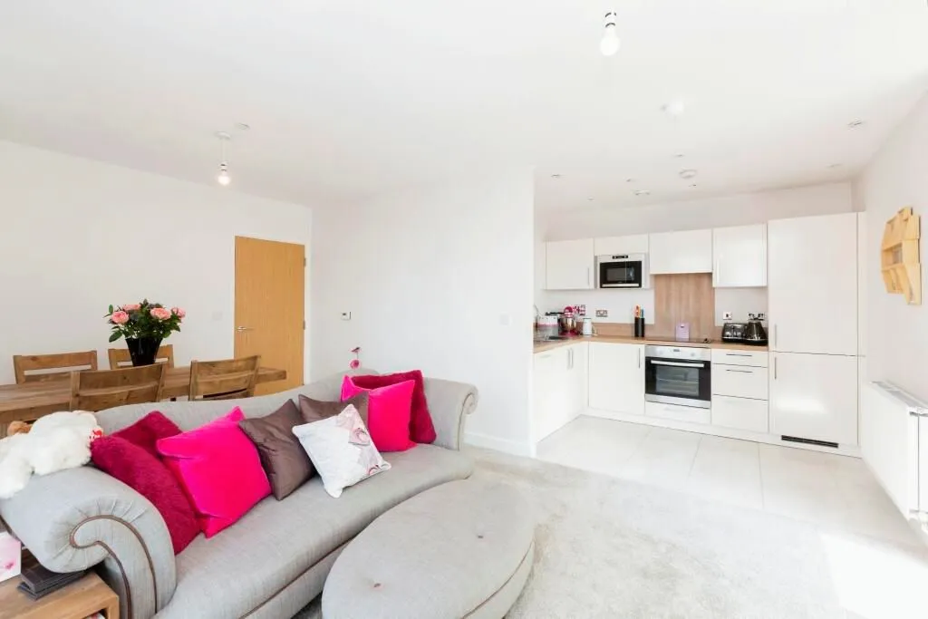 Connaught Heights, 2 Agnes George Walk, London, E16 2FP - Online Auctions