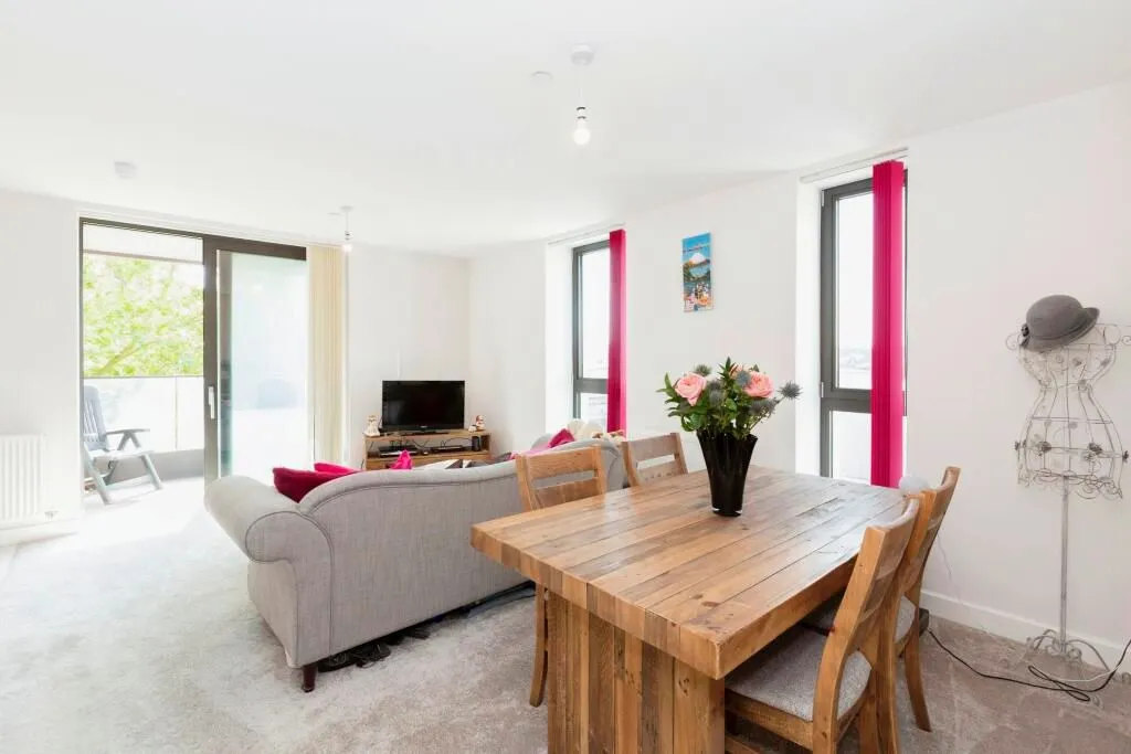 Connaught Heights, 2 Agnes George Walk, London, E16 2FP - Online Auctions