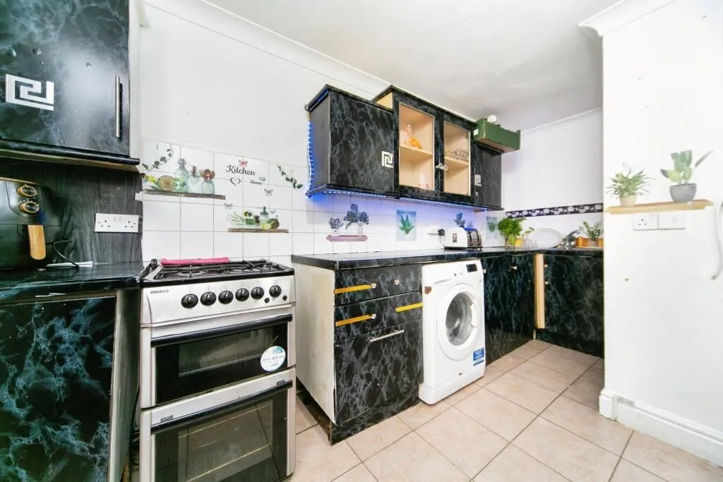 Liverpool, Merseyside, L6 6BX - Online Auctions