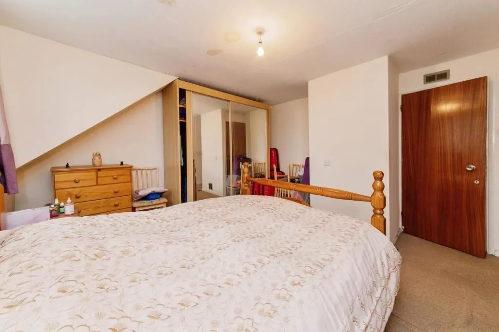 STANMORE, Middlesex, HA7 1QX - Online Auctions