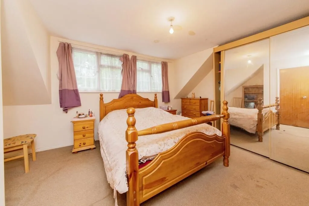 STANMORE, Middlesex, HA7 1QX - Online Auctions