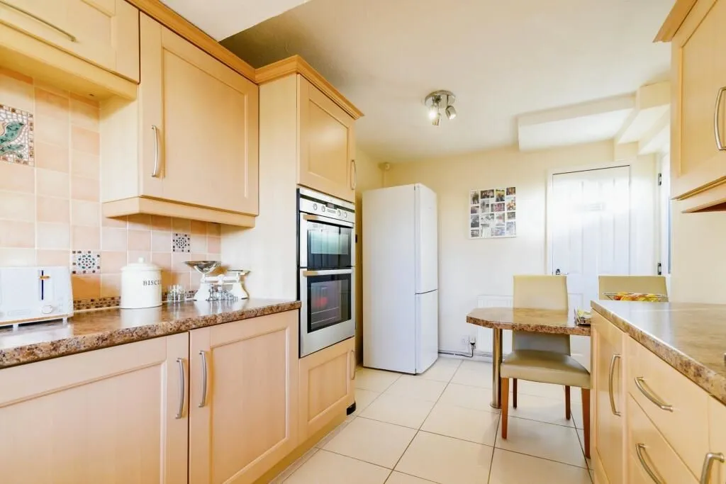 Radcliffe, Manchester, Lancashire, M26 3UA - Online Auctions
