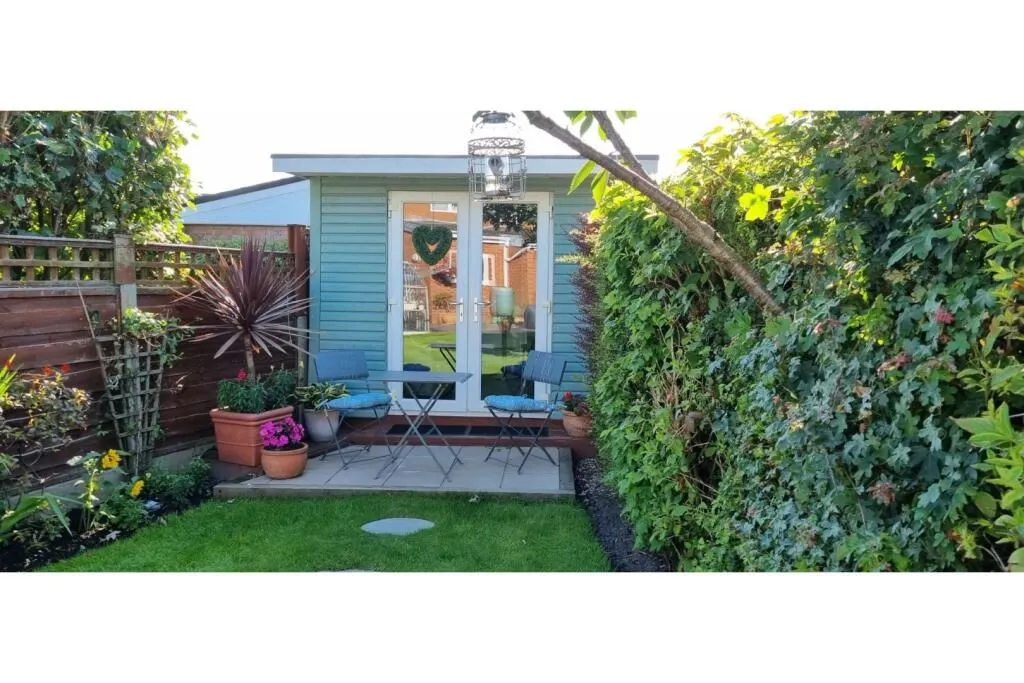 Radcliffe, Manchester, Lancashire, M26 3UA - Online Auctions