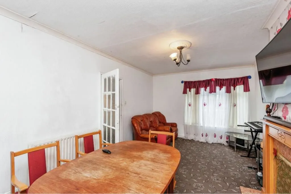 Bradford, West Yorkshire, BD4 9BH - Online Auctions
