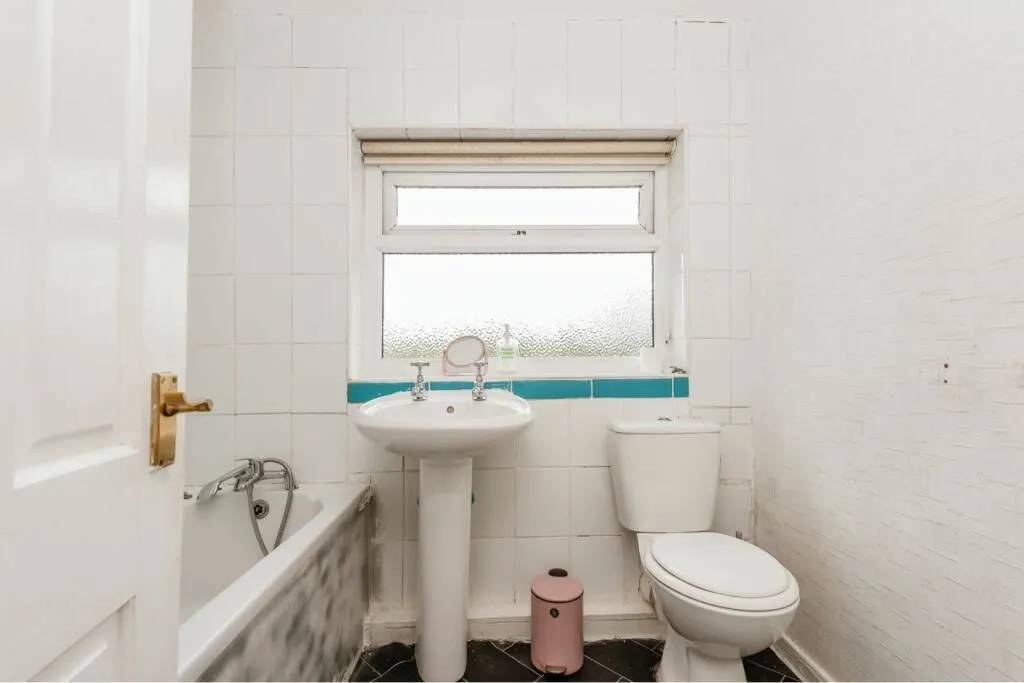 Bradford, West Yorkshire, BD4 9BH - Online Auctions