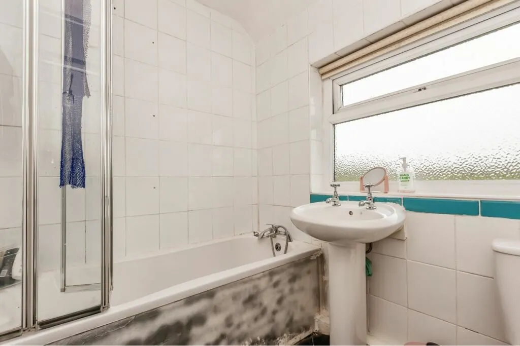 Bradford, West Yorkshire, BD4 9BH - Online Auctions