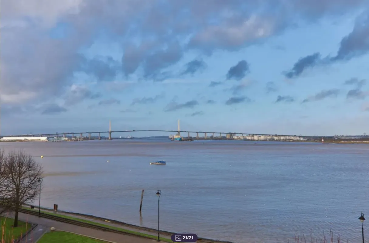 Greenhithe, Kent, DA9 9GU - Online Auctions