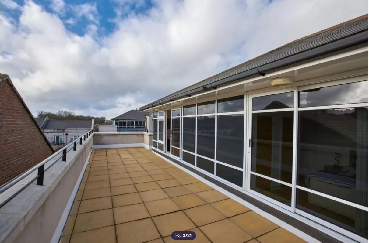 Greenhithe, Kent, DA9 9GU - Online Auctions