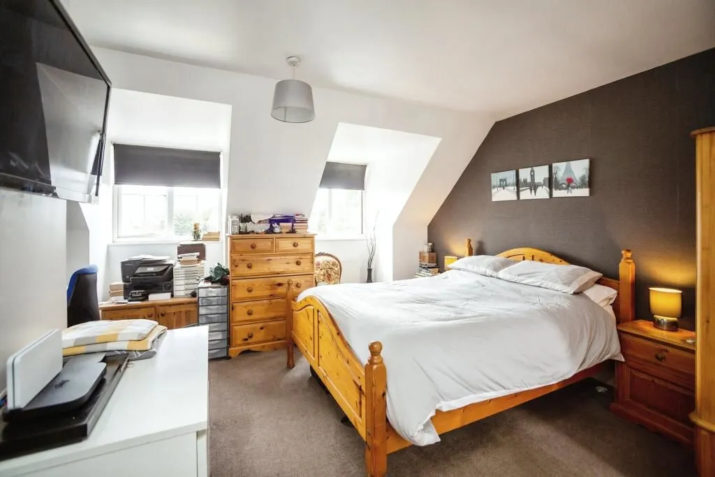 Dartford, Kent, DA2 6PL - Online Auctions