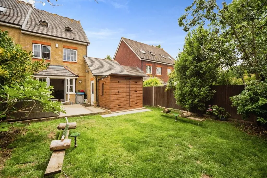 Dartford, Kent, DA2 6PL - Online Auctions