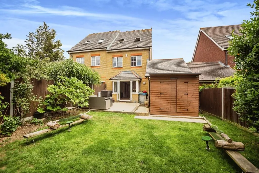 Dartford, Kent, DA2 6PL - Online Auctions
