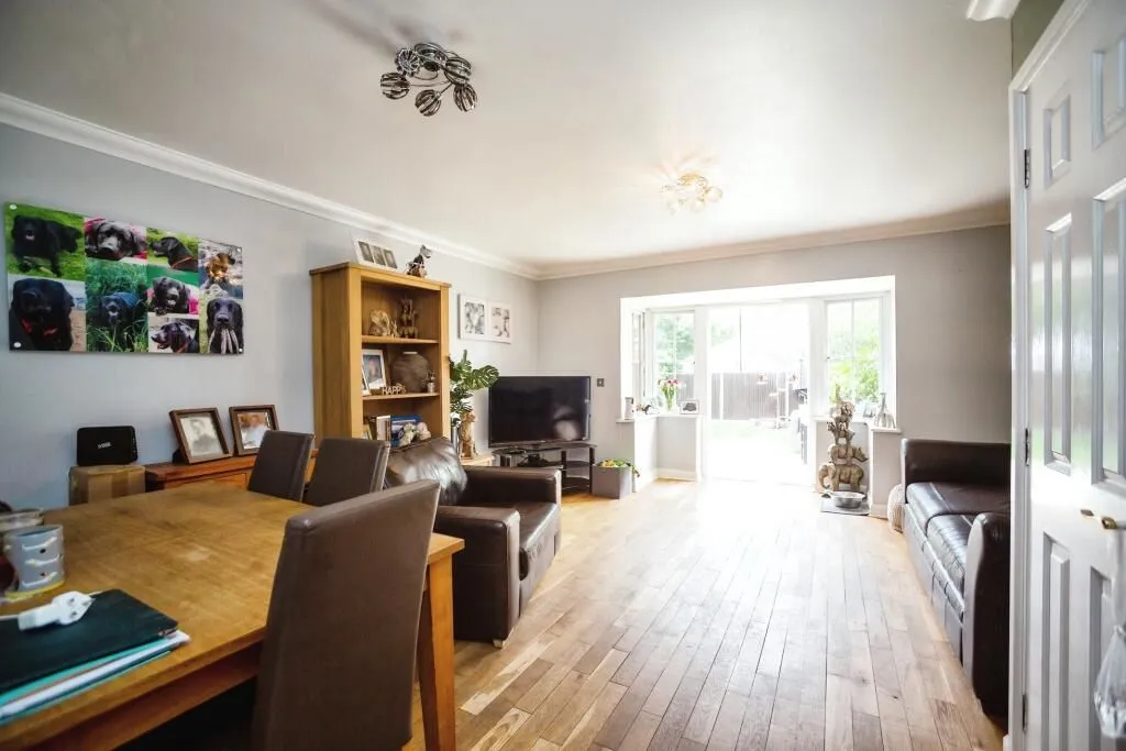 Dartford, Kent, DA2 6PL - Online Auctions