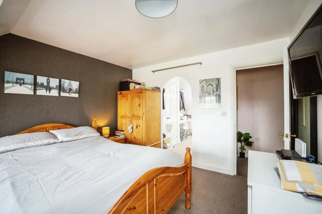 Dartford, Kent, DA2 6PL - Online Auctions