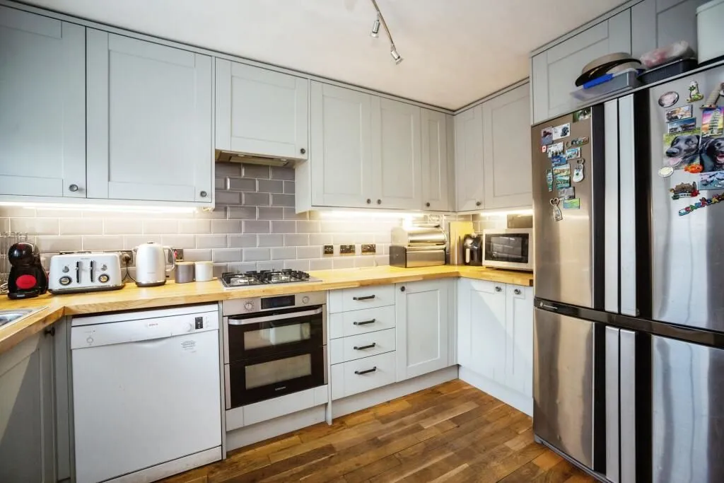 Dartford, Kent, DA2 6PL - Online Auctions