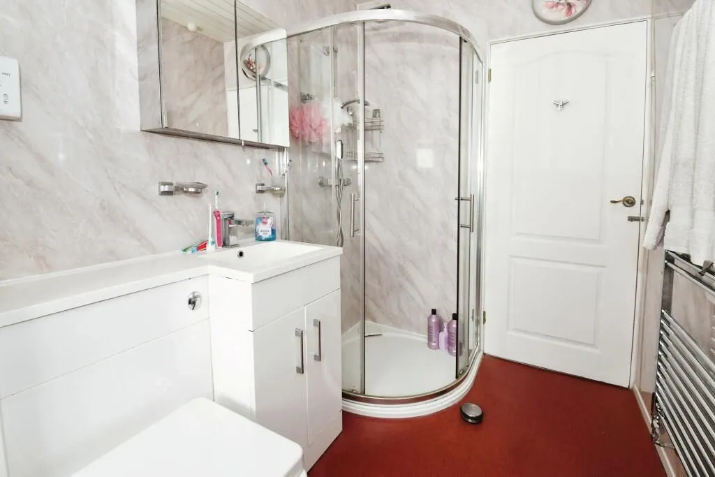 Lincoln, Lincolnshire, LN6 7EX - Online Auctions