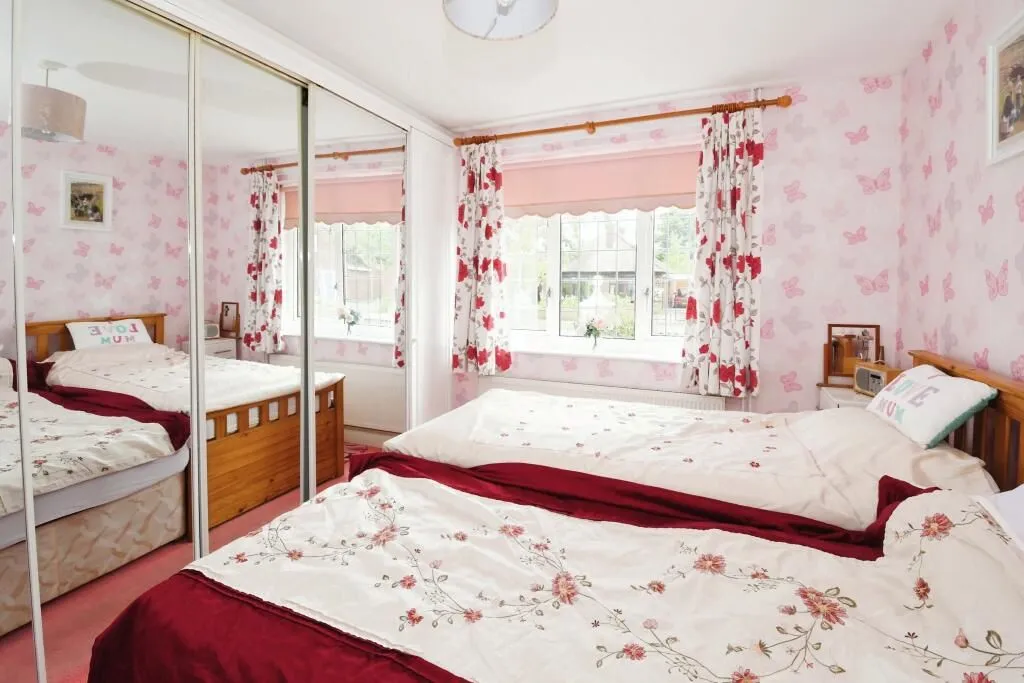 Lincoln, Lincolnshire, LN6 7EX - Online Auctions