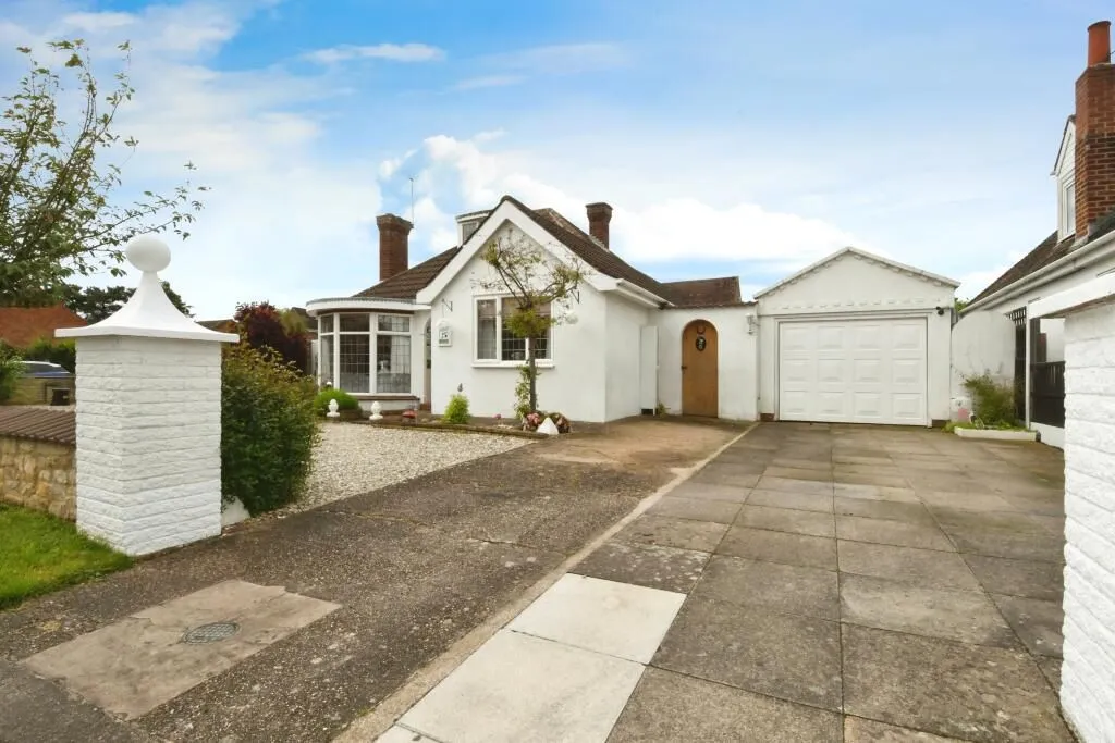 Lincoln, Lincolnshire, LN6 7EX - Online Auctions