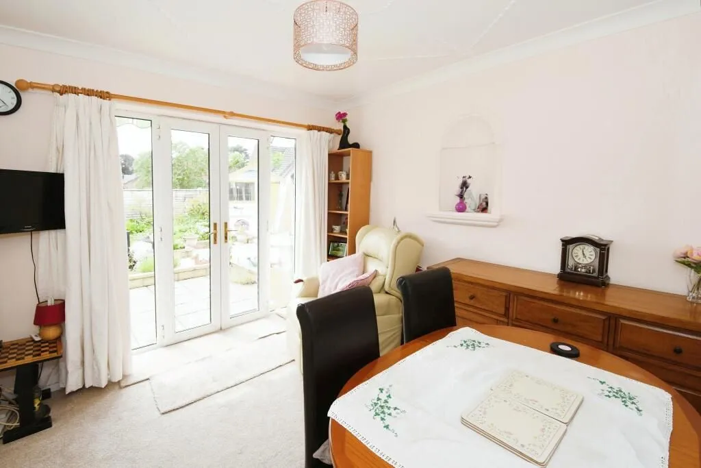 Lincoln, Lincolnshire, LN6 7EX - Online Auctions