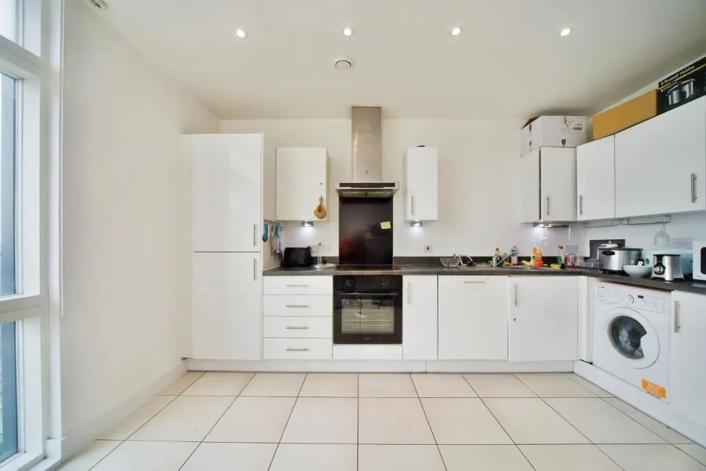 Blashill Court, 7 Pomfret Place, London, E14 0FX - Online Auctions