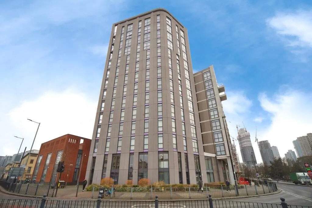 Blashill Court, 7 Pomfret Place, London, E14 0FX - Online Auctions