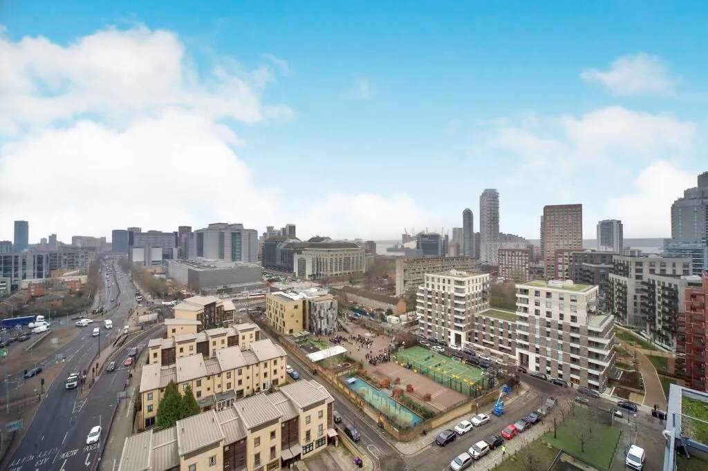 Blashill Court, 7 Pomfret Place, London, E14 0FX - Online Auctions