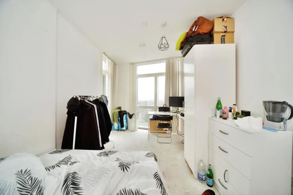 Blashill Court, 7 Pomfret Place, London, E14 0FX - Online Auctions
