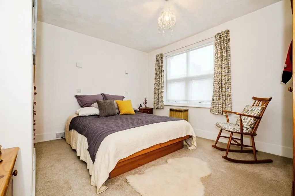 Littlehampton, West Sussex, BN17 7AL - Online Auctions