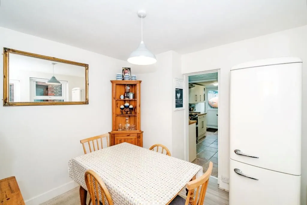 Littlehampton, West Sussex, BN17 7AL - Online Auctions