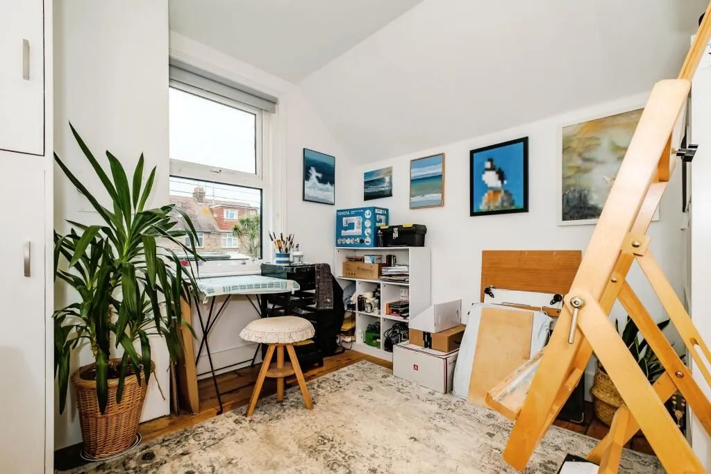 Littlehampton, West Sussex, BN17 7AL - Online Auctions