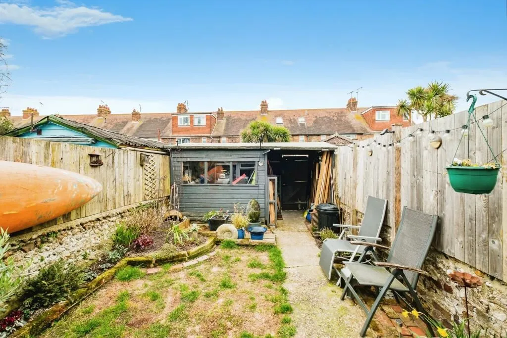 Littlehampton, West Sussex, BN17 7AL - Online Auctions