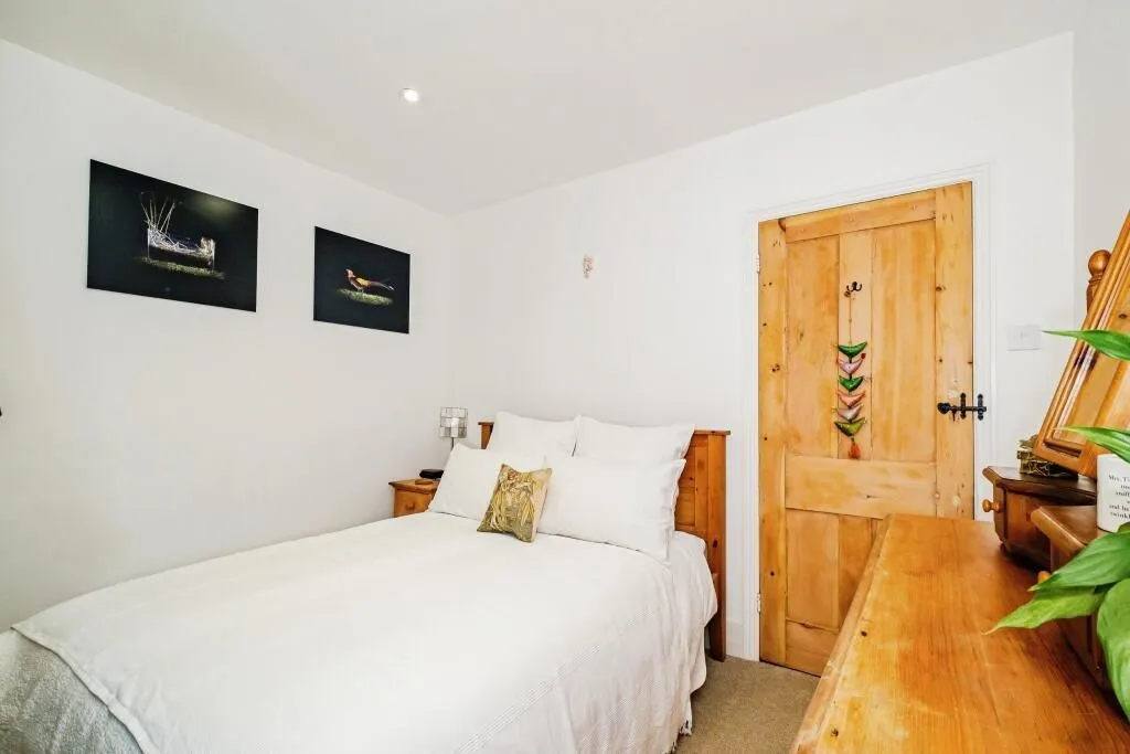 Littlehampton, West Sussex, BN17 7AL - Online Auctions