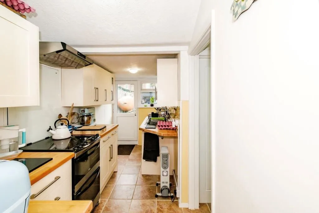 Littlehampton, West Sussex, BN17 7AL - Online Auctions