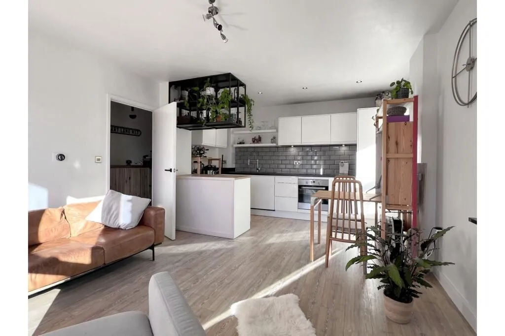 Adele Court, 3 Rowland Road, London, N17 7EW - Online Auctions