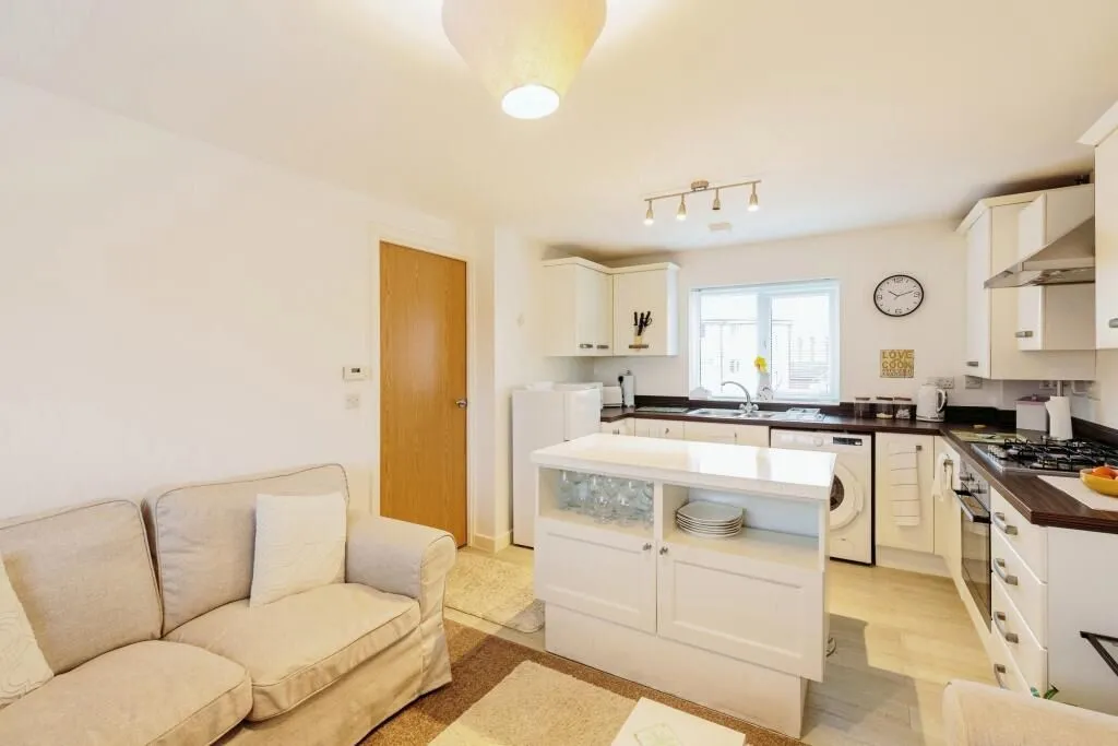 Wesham, Preston, Lancashire, PR4 3FG - Online Auctions