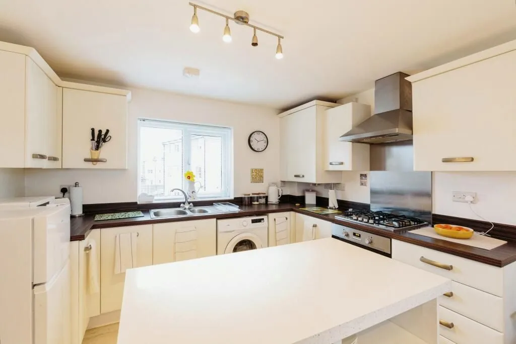 Wesham, Preston, Lancashire, PR4 3FG - Online Auctions