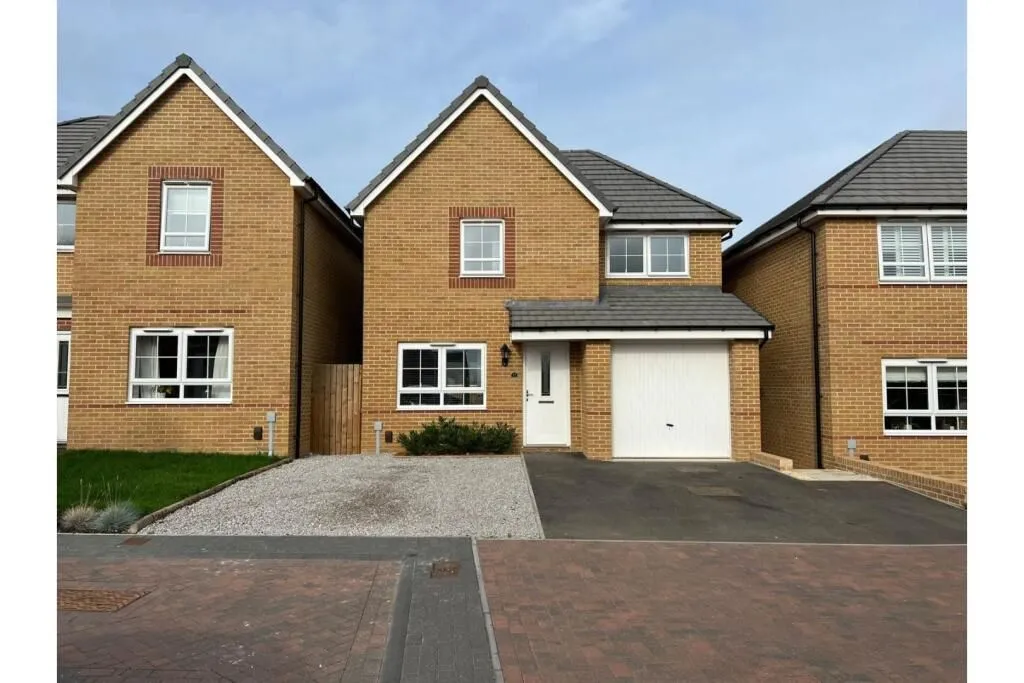 Barugh Green, Barnsley, South Yorkshire, S75 1FT - Online Auctions