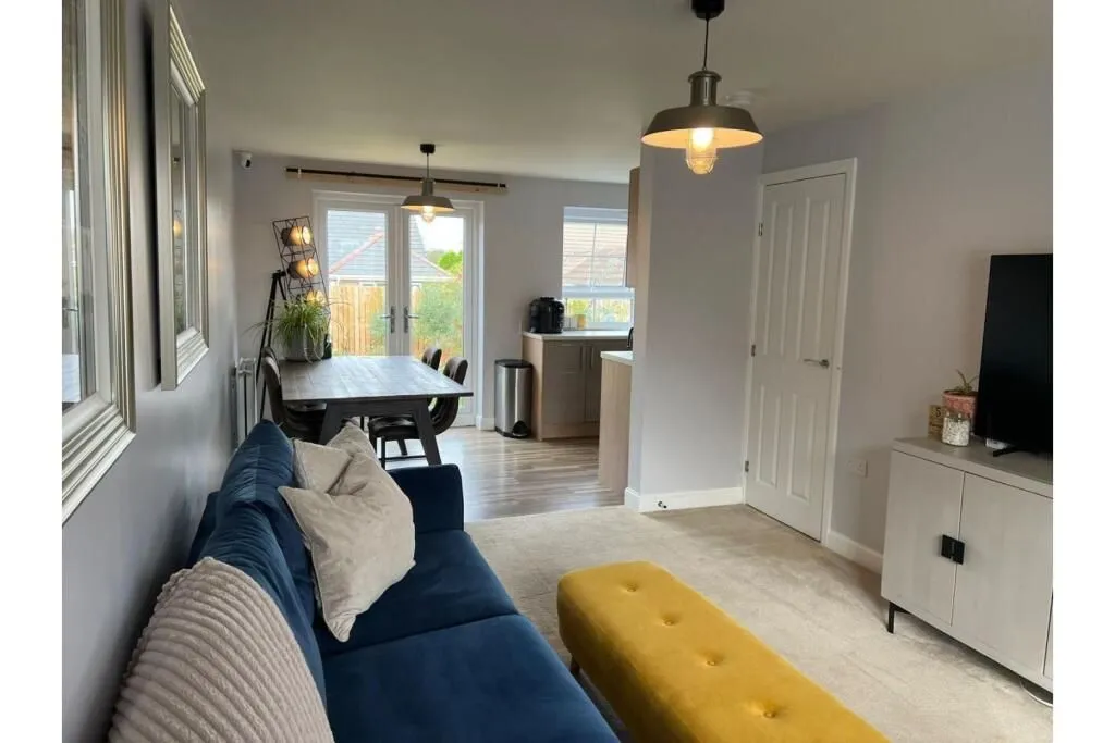 Barugh Green, Barnsley, South Yorkshire, S75 1FT - Online Auctions