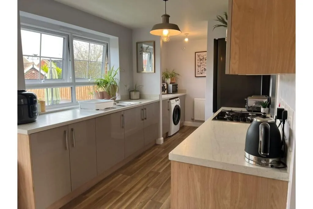 Barugh Green, Barnsley, South Yorkshire, S75 1FT - Online Auctions