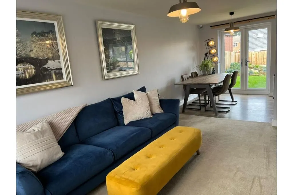 Barugh Green, Barnsley, South Yorkshire, S75 1FT - Online Auctions