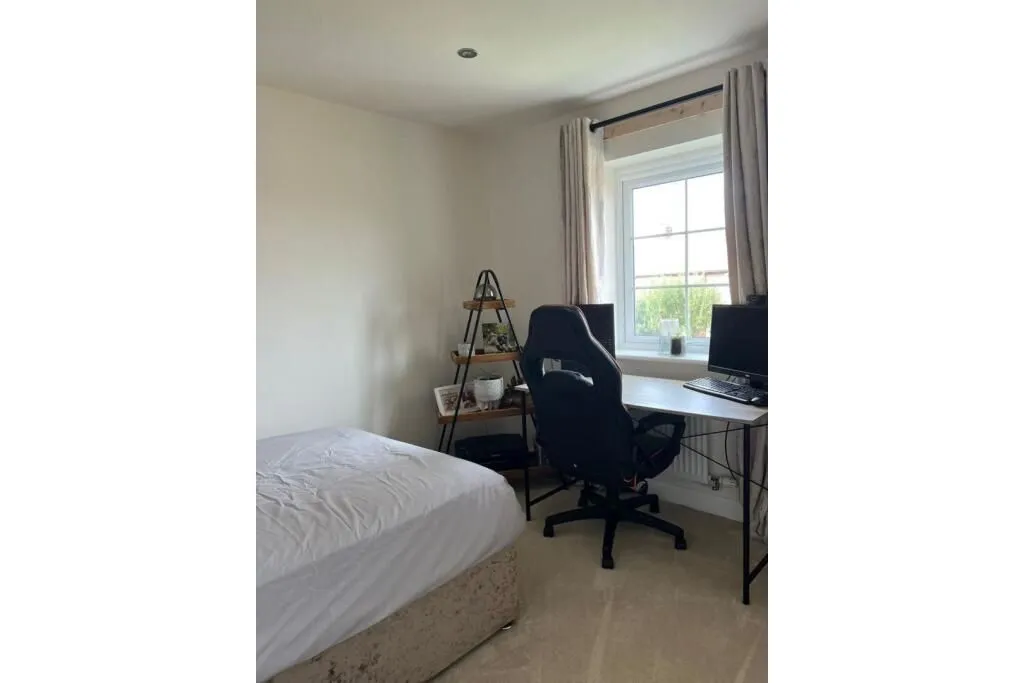 Barugh Green, Barnsley, South Yorkshire, S75 1FT - Online Auctions