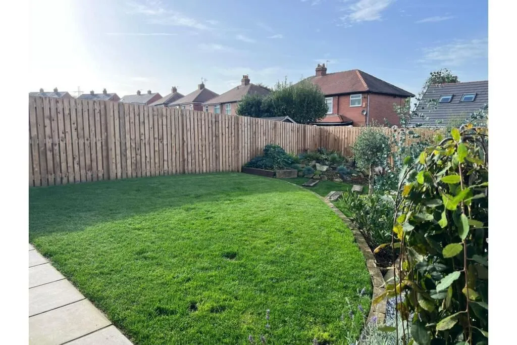 Barugh Green, Barnsley, South Yorkshire, S75 1FT - Online Auctions
