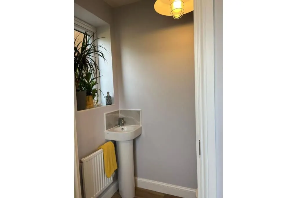 Barugh Green, Barnsley, South Yorkshire, S75 1FT - Online Auctions