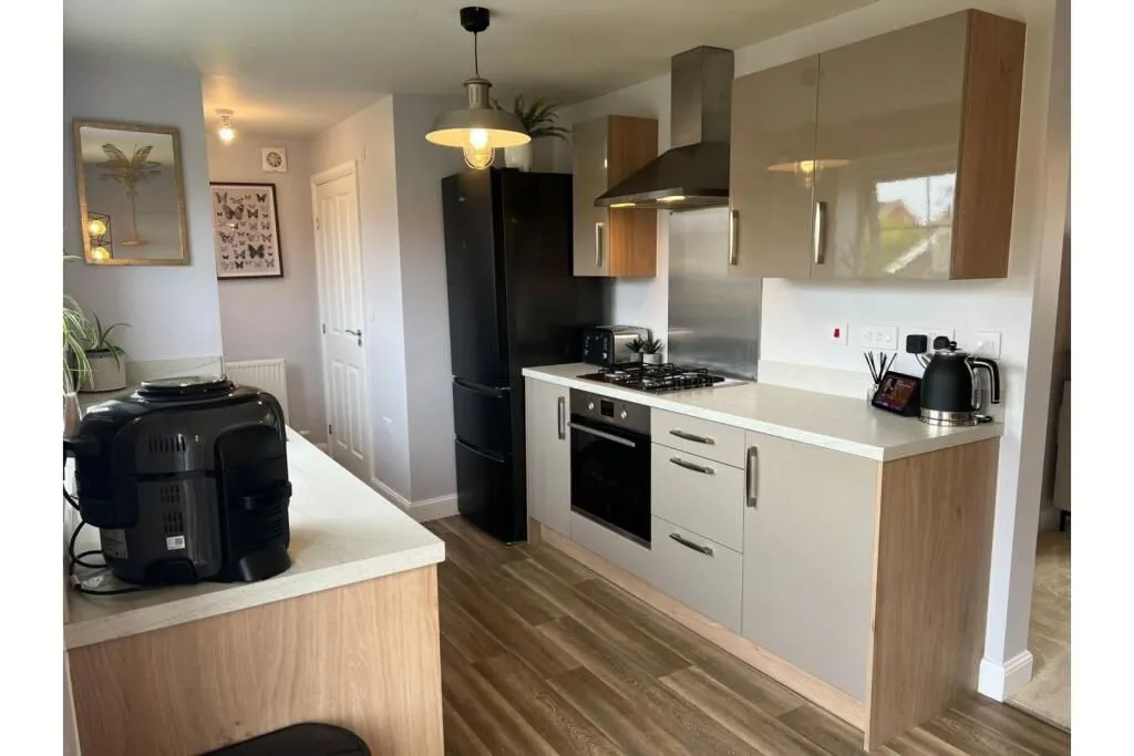Barugh Green, Barnsley, South Yorkshire, S75 1FT - Online Auctions