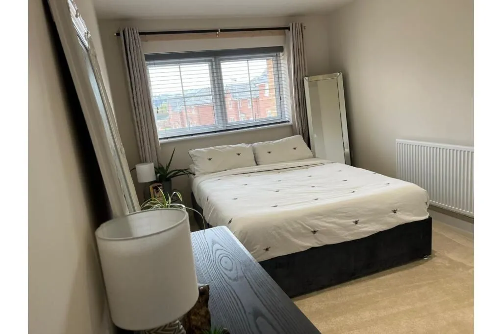 Barugh Green, Barnsley, South Yorkshire, S75 1FT - Online Auctions