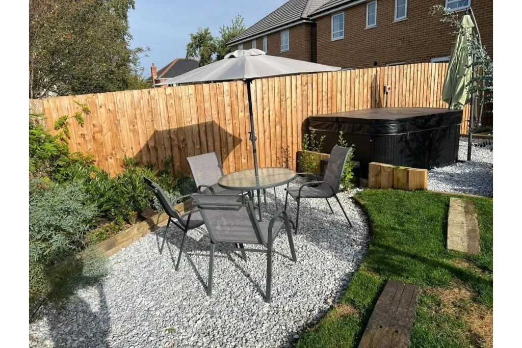 Barugh Green, Barnsley, South Yorkshire, S75 1FT - Online Auctions
