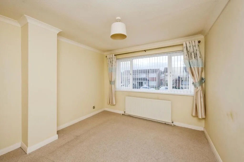 Llanelli, Dyfed, SA14 8AF - Online Auctions
