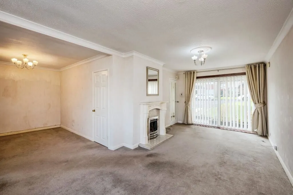 Llanelli, Dyfed, SA14 8AF - Online Auctions