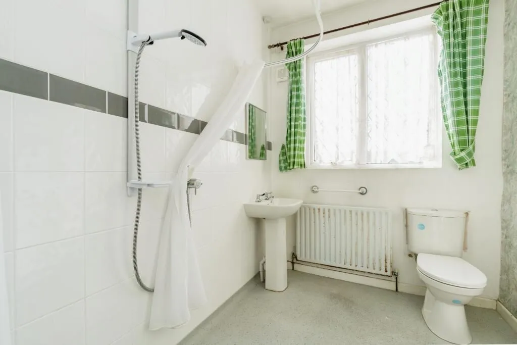 Newton-le-Willows, Merseyside, WA12 9NW - Online Auctions
