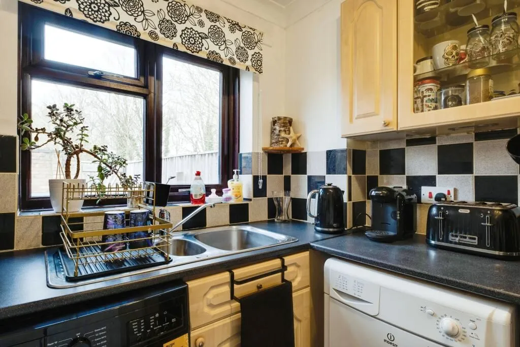 Lymington, Hampshire, SO41 8YH - Online Auctions