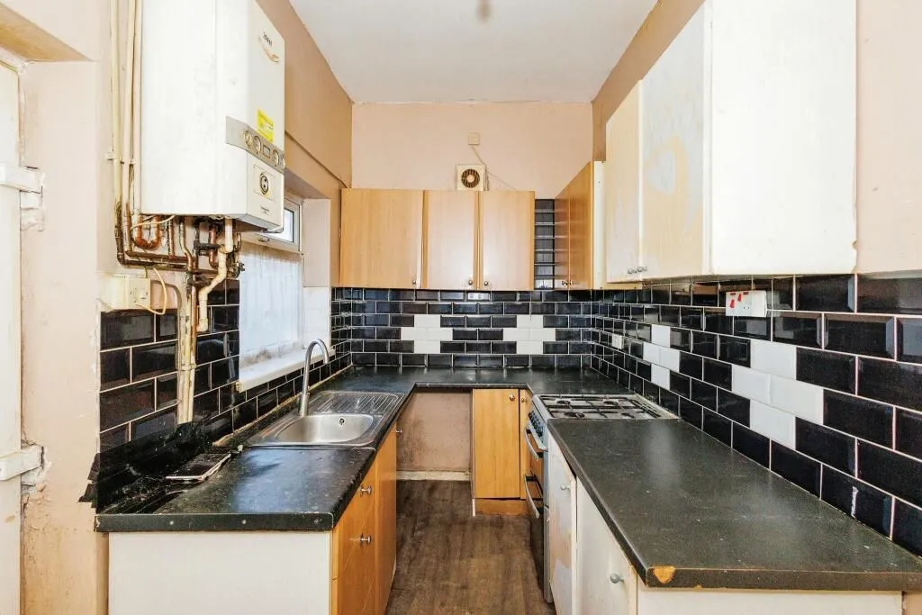 Manchester, Lancashire, M12 4PB - Online Auctions